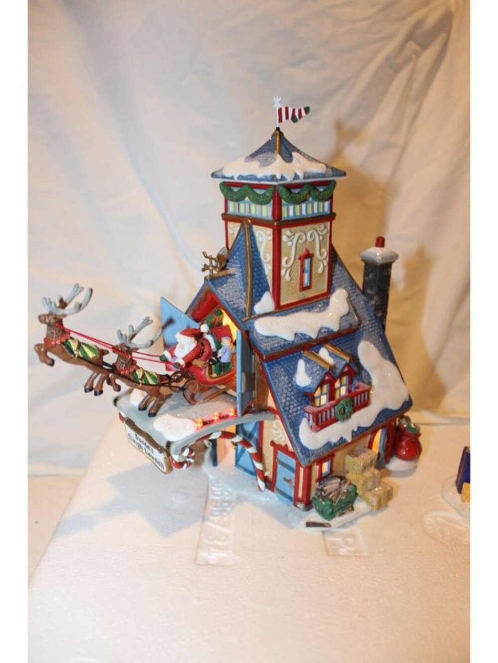 Dept 56 North Pole - Santa's Sleight Launch Gift Set - Picture 2 of 11